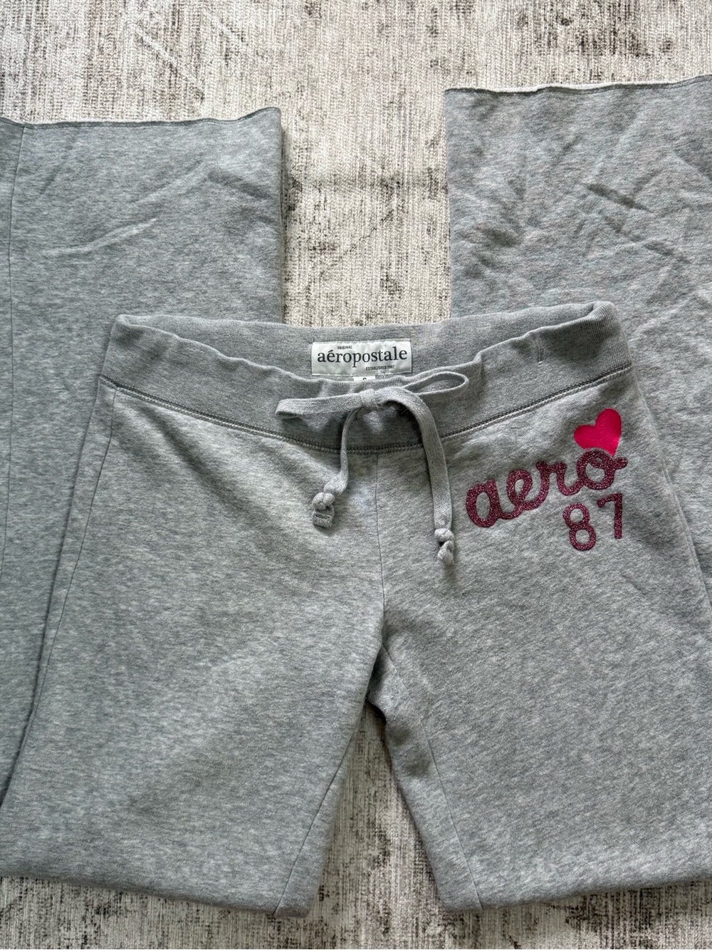 2000s Y2K Aeropostale Gray Sweatpants with Pink Logo